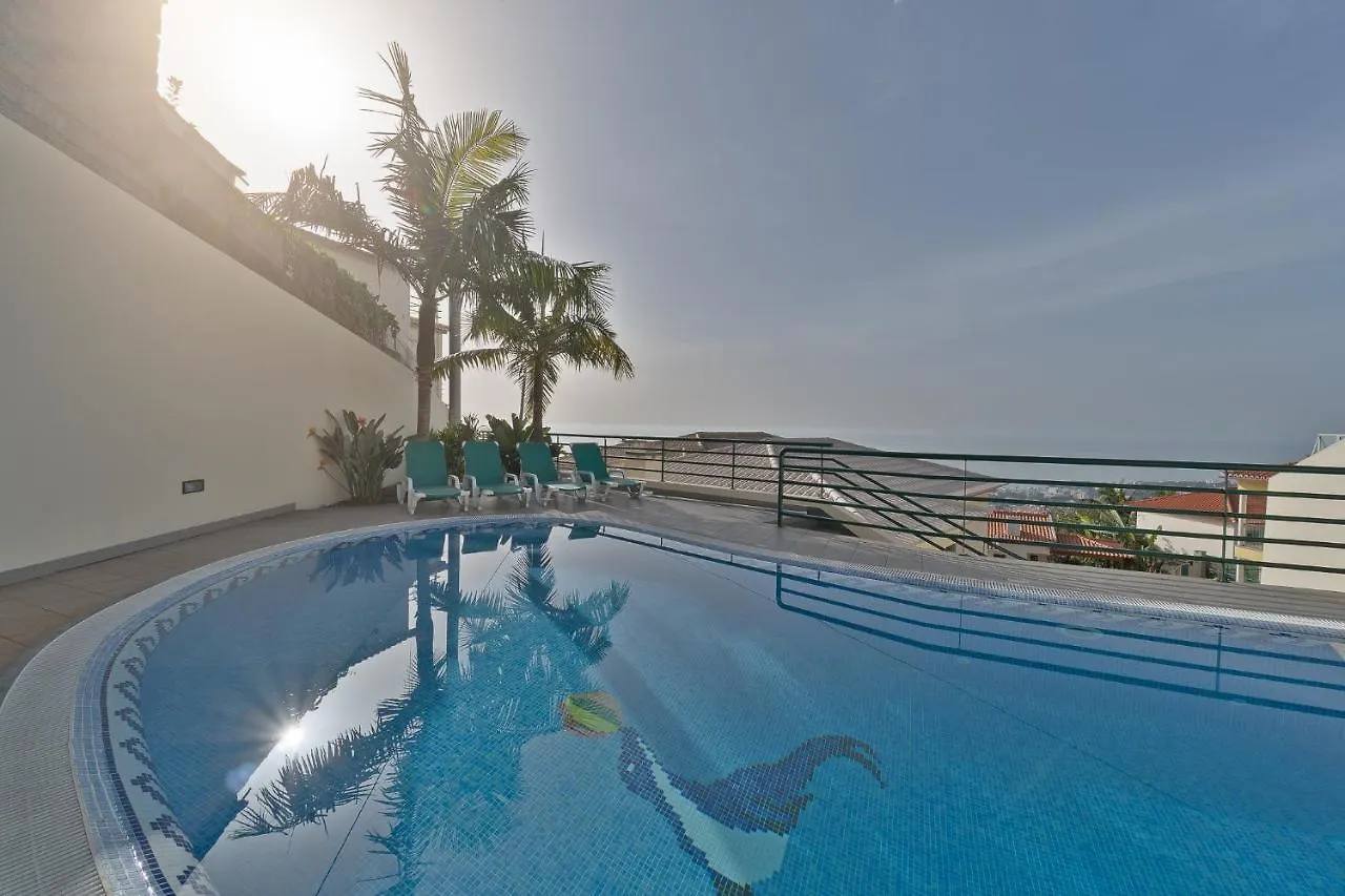 Charming Villa In Funchal