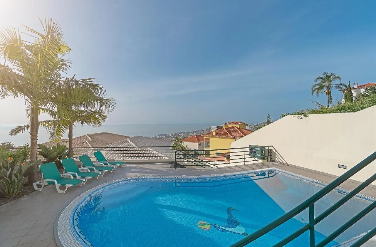 Charming Villa In Funchal
