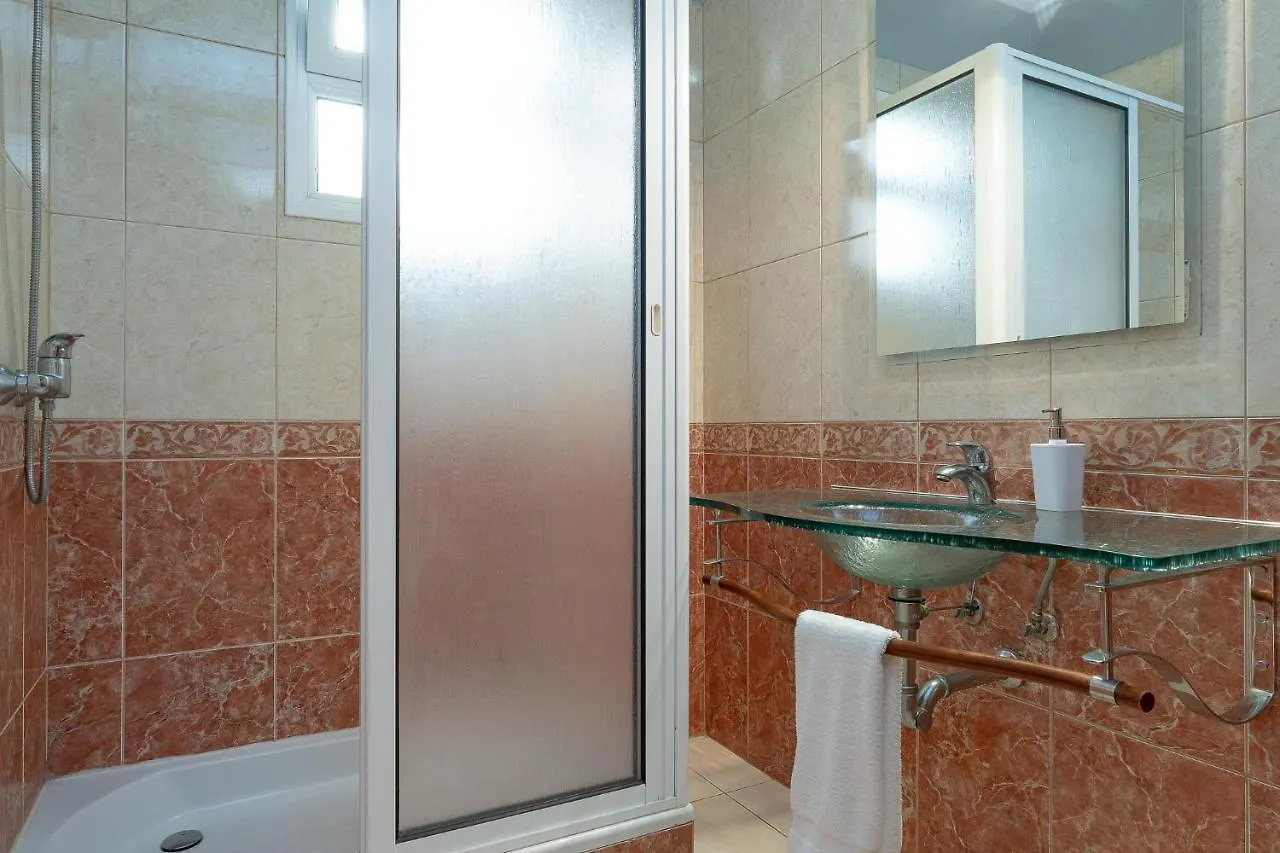 Charming Villa In Funchal